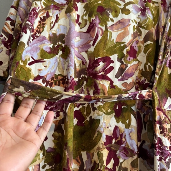 LOGO Floral Button Up Shirt V Neck Stretch Soft Comfort Casual S - Picture 6 of 8